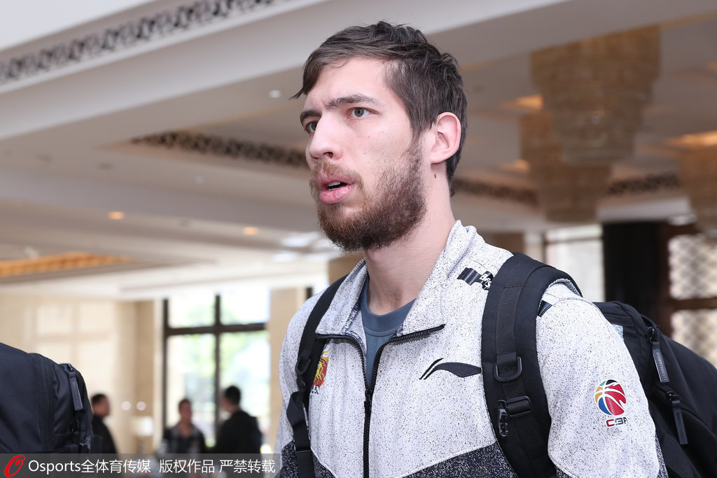 包含全明星赛倒计时，犹他爵士关键时刻迎来里程碑，细节引发关注，态度坚定，轮换策略成焦点的词条