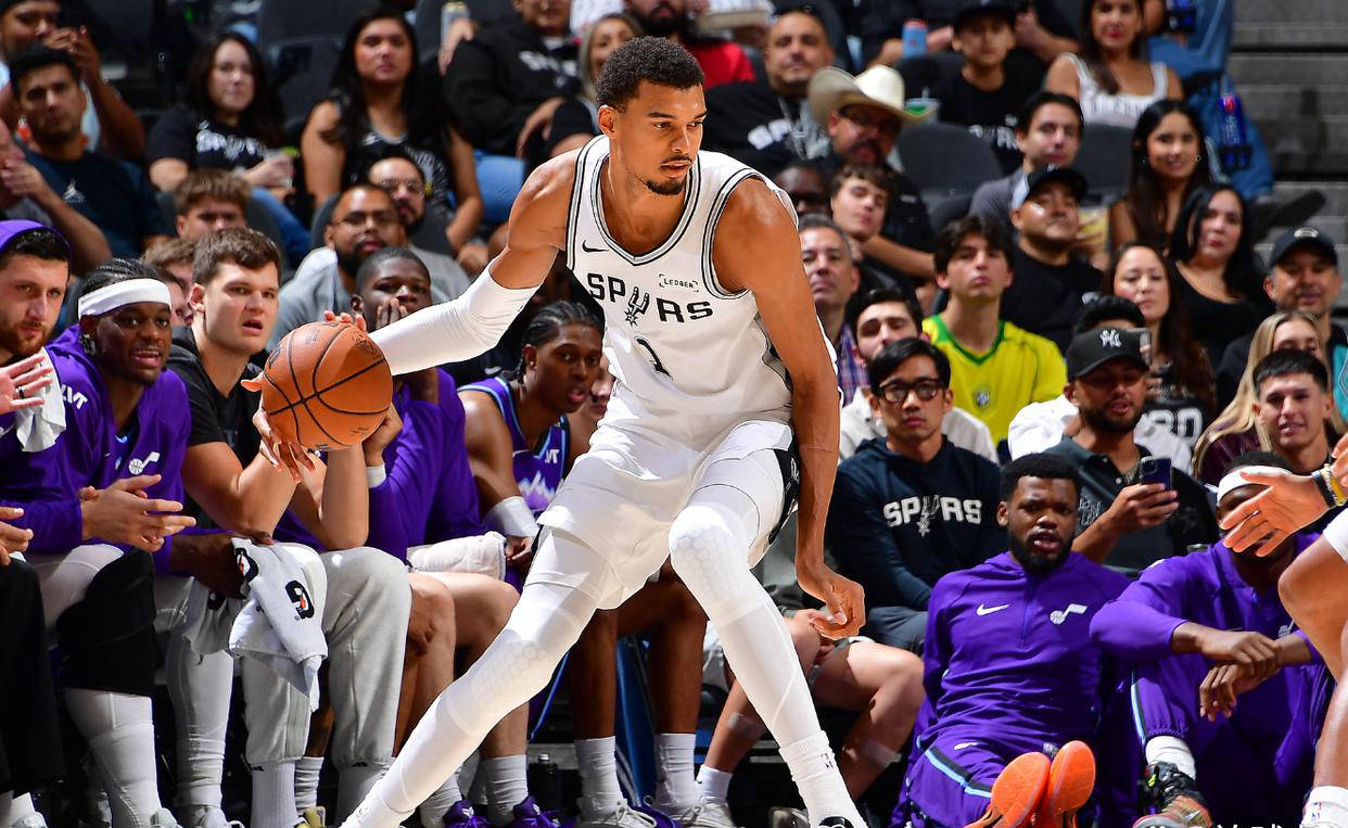 马赛发布备战花絮；关键时刻强势反弹；NBA季后赛任务艰巨；轮换策略成焦点的简单介绍